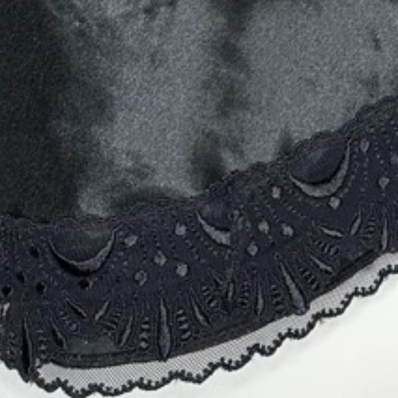 Victoria's Secret Slip - Picture 7 of 7